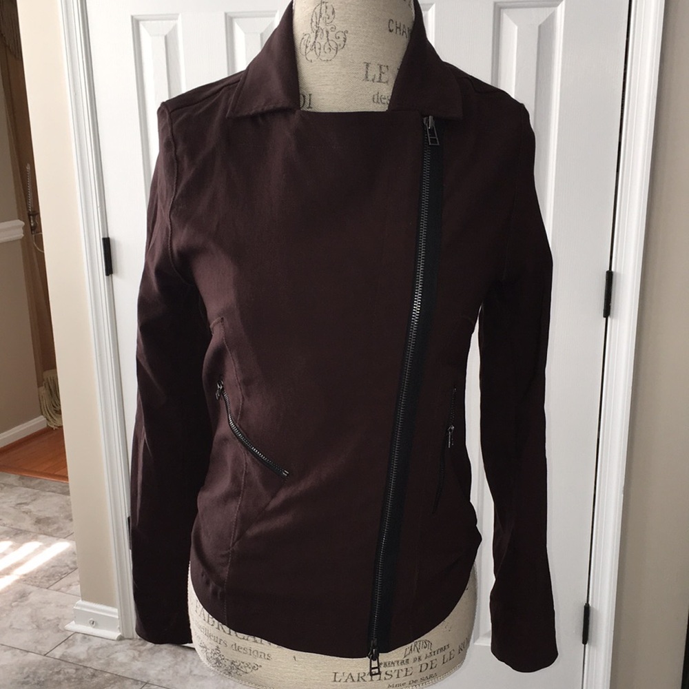 PORTO Asymmetrical Zip SIDE AND BACK RUCHED MOTO TYPE PERFORMANCE JACKET EUC